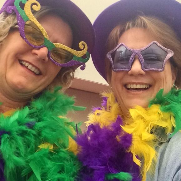 Meet your Posher, Jennifer - Picture 1 of 1